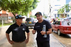 Visita de inspección al arroyo de la calle 85 en Barranquilla.